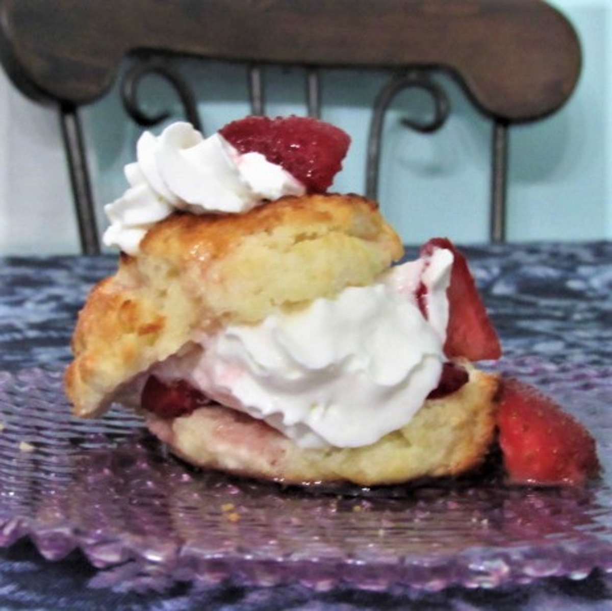 Strawberry Shortcake With Buttermilk Biscuits_image